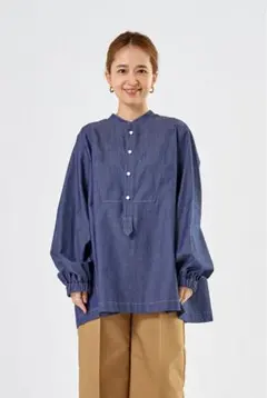 新品未使用タグ付き yori デニム風ビッグカラーショートブラウス 