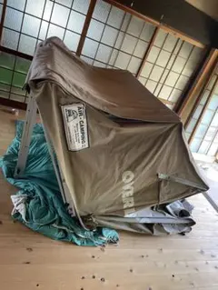 車上泊　ルーフテント OVERLAND カップルのサムネイル