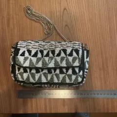 幾何学模様ビーズ刺繍パーティーバッグ