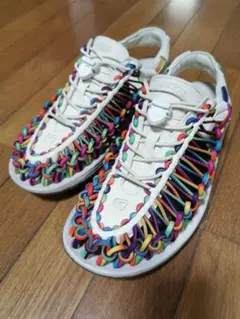 値下げ　keen　サンダル　ユニーク　タイダイ　カラフル27.0cm