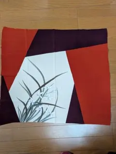 幾何学模様と花柄の風呂敷