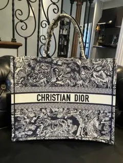 Dior ブックトート　パームズ柄　限定品　ラージサイズ Dior ブックトート パームズ柄 限定品 ラージサイズ DIOR | トート