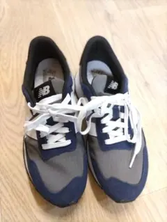 ニューバランススニーカー