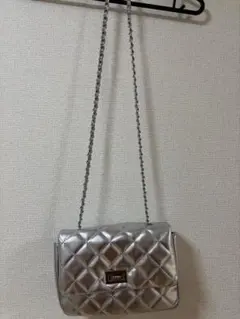 シルバー キルティング ショルダーバッグ