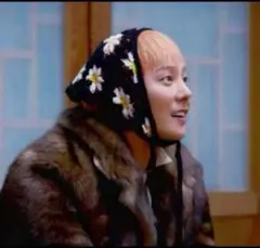 G-DRAGONジードラゴンジヨン毛糸三角デイジースカーフ バブーシュカお花