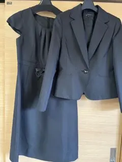 美品　ＡＶＥＴ　　フォーマルスーツ　入学卒業式　セール