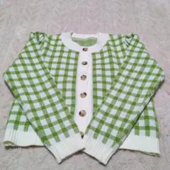 緑と白のチェック柄カーディガン