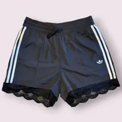 adidasレーストリム スリーストライプショーツ - メルカリ