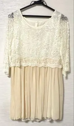 ブライダルレース、プリーツ切替ドレス