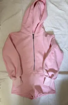 ピンク フード付きパーカー ハートポケット
