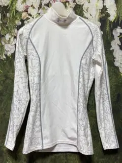 UNDER ARMOUR 長袖カットソー　ホワイト　SMサイズ