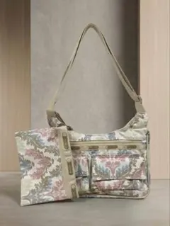 LeSportsac ショルダーバッグ 花柄 ボタニカル柄 軽量 ポーチ付のサムネイル
