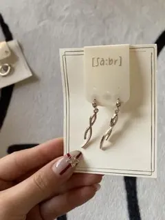 [Sä:br] シルバー ツイストデザインピアス