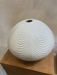 陶器 花瓶 壺 灰色 波文様 銘あり　大倉陶園製 陶器 花瓶 壺 灰色 波文様 銘あり 大倉陶園製 - メルカリ