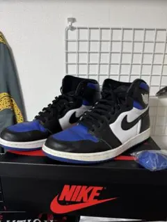 Air Jordan 1 Retro High OG "Royal Toe"のサムネイル