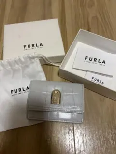 FURLA 三つ折り財布 ホワイト　保存袋付き