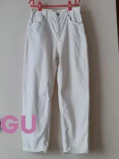 GU ジーユー　ハイウエストマムジーンズ