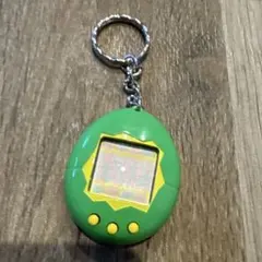 Bandai Tamagotchi 1997 グリーン キーチェーン　USA版のサムネイル