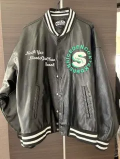 刺繍入りブラックレザースタジャン