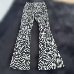 ゼブラ　フレアパンツ