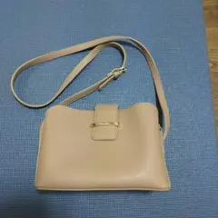 ベージュ ショルダーバッグ 合成皮革