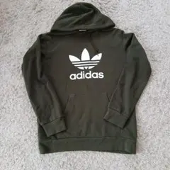 adidas オリーブ パーカー M