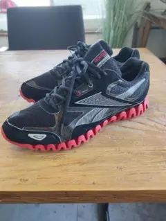 Reebok ランニングシューズ ブラック/ピンク