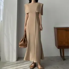 新品　ウエストカーブスクエアスリーブワンピース ワンピース・ドレス