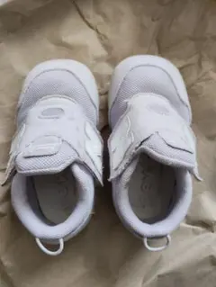 『中古品』new balance kidsスニーカー　12.５㎝ パープル