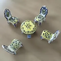 ミニチュアテーブルとイスのセット