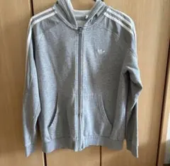 adidas グレー パーカー