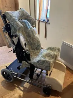 障害児　車椅子　座位保持のサムネイル
