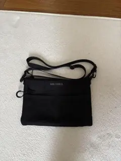 MONO COMME CA サコッシュ ショルダーバッグ ブラックのサムネイル