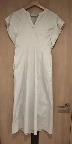 グリーンレーベルリラクシング　Vネック フレンチスリーブ ロングドレス