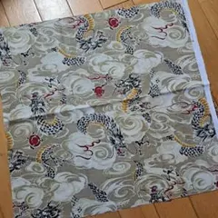 ドラゴンと雲の綿生地 50cm