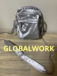 GLOBAL WORK シルバー ショルダーバッグのサムネイル
