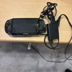 PS Vita 本体 ブラック 充電器付き