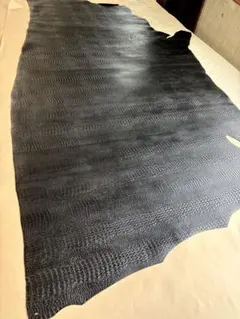 牛革　姫路レザー　型押し(クロコ) ブラック　半裁184DS E12701