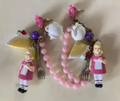 アリスモチーフ　ピアスのサムネイル