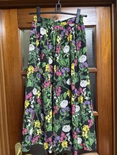 ルルウィルビー 花柄フレアスカートのサムネイル