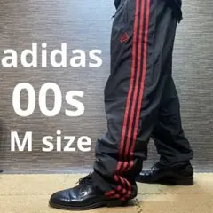 adidas 00sブラック ジョガーパンツ 赤いストライプ