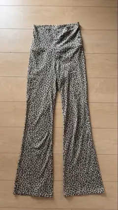 レオパード　フレアパンツ