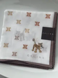 セリーヌ 新品　大粒　ハンカチのサムネイル