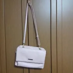 ●ピンク ショルダーバッグ 調整可能