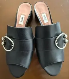 BURBERRY スプリットトゥ サンダル - メルカリ