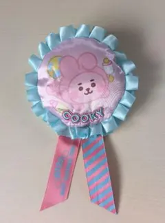 BT21 Cooky フリル付きぬいぐるみ バッジ