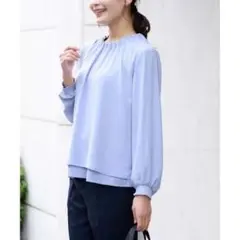 a.v.v タックネックレイヤードヘムブラウス ライトブルー 長袖