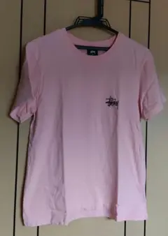 Stussy ピンク Tシャツ ロゴ入り　半袖シャツ