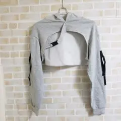 クロップドパーカー