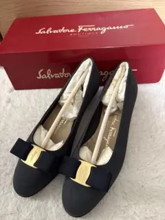 Salvatore Ferragamo 黒リボンフラットシューズ 90年代の物